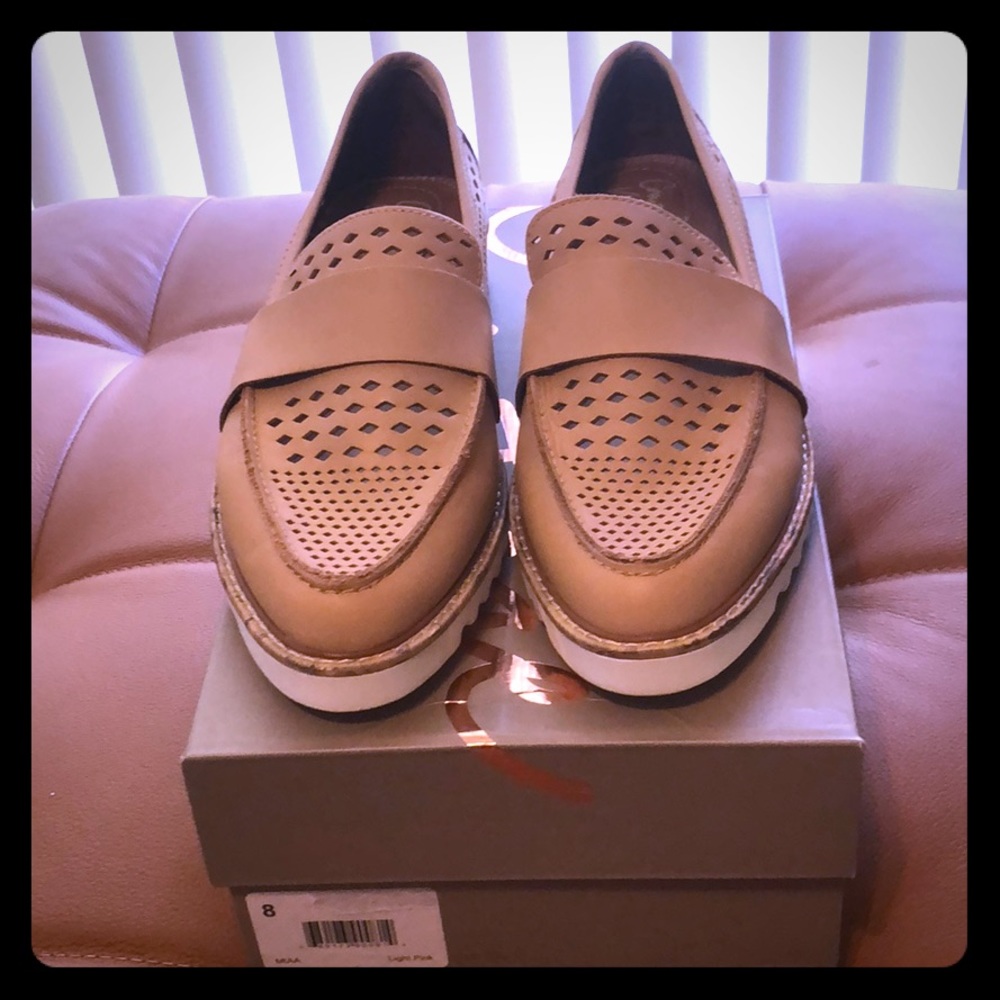 Crown Vintage MIAA Loafers - Size 8.